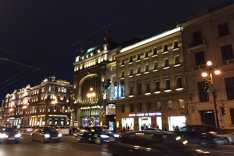 俄羅斯 | 聖彼得堡：不容錯過的涅瓦大道街頭音樂表演