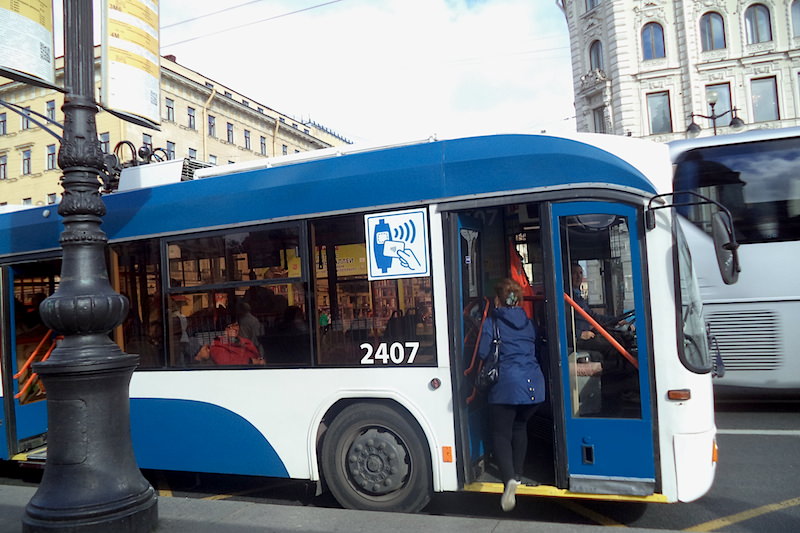 俄羅斯 | 聖彼得堡：搭人工收費公車遊涅瓦大道