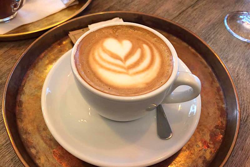斯洛伐克 | 布拉提斯拉瓦：到Mondieu Cafe喝香醇義式濃縮咖啡巧克力