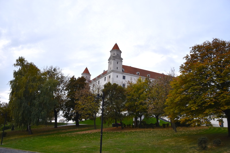 斯洛伐克 | 布拉提斯拉瓦城堡：眺望多瑙河.老城區.UFO觀景台