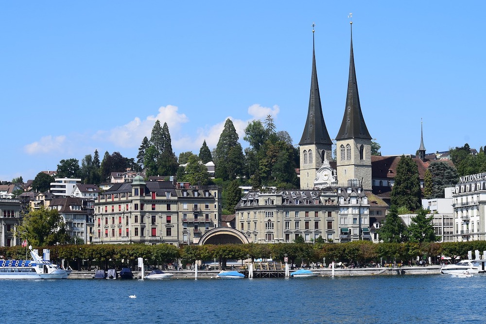 瑞士 | 琉森：猶如美麗風景畫的浪漫歐洲城市