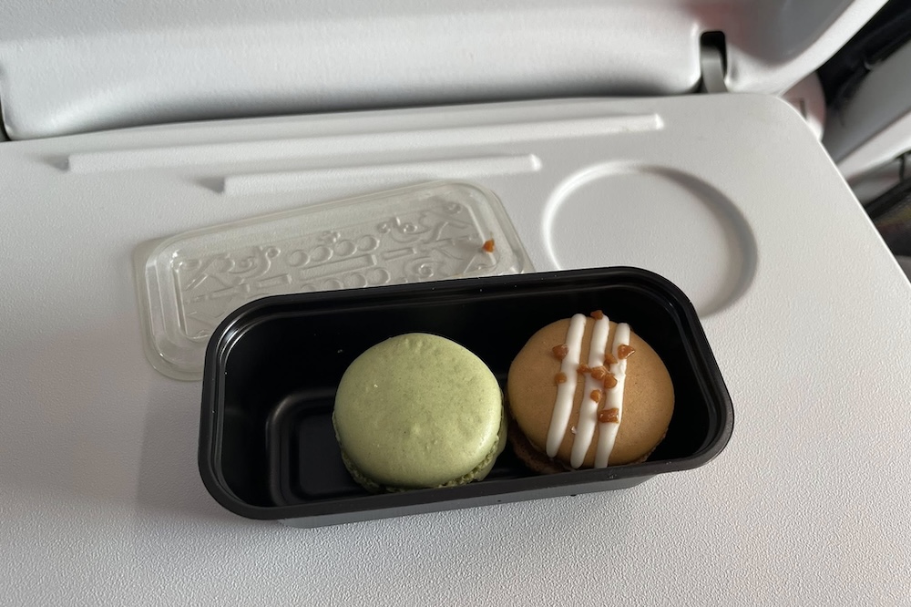 德法旅後心情分享之四：空少送我馬卡龍